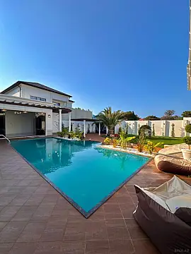 Satılır 5 otaqlı həyət evi 240 m²