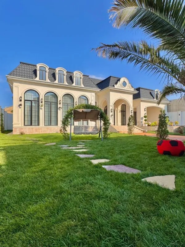 Satılır 5 otaqlı həyət evi 240 m²