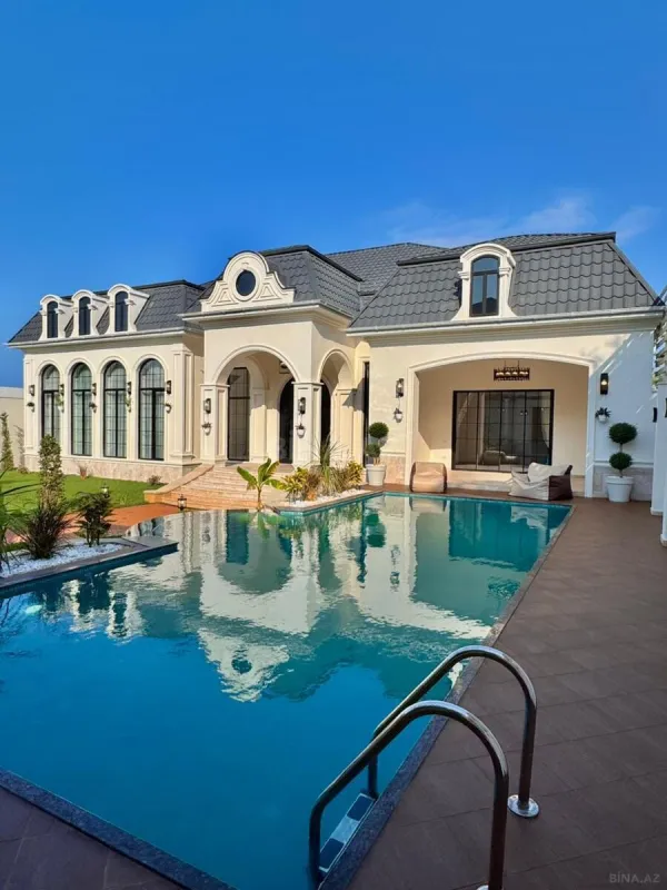 Satılır 5 otaqlı həyət evi 240 m²