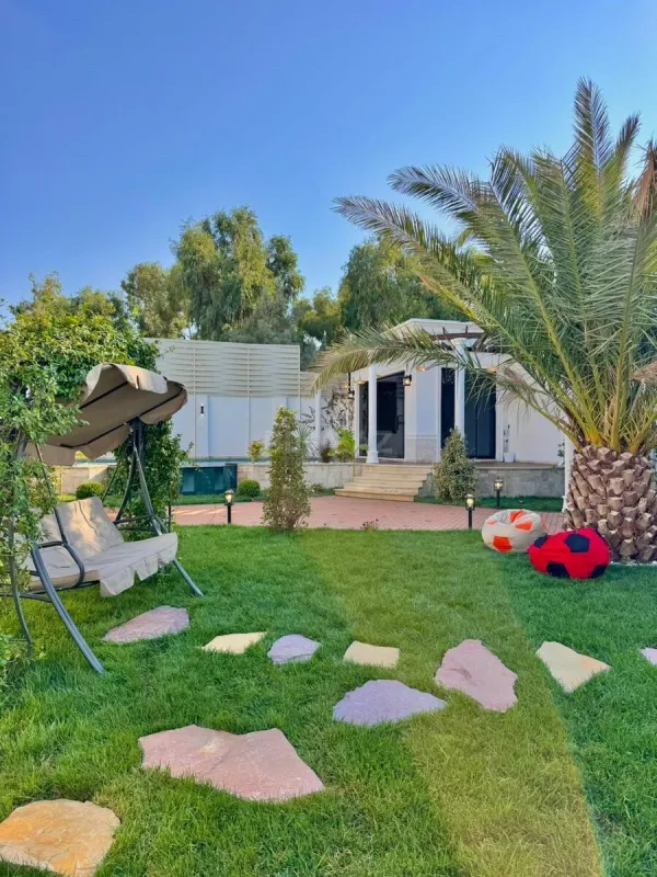 Satılır 5 otaqlı həyət evi 240 m²