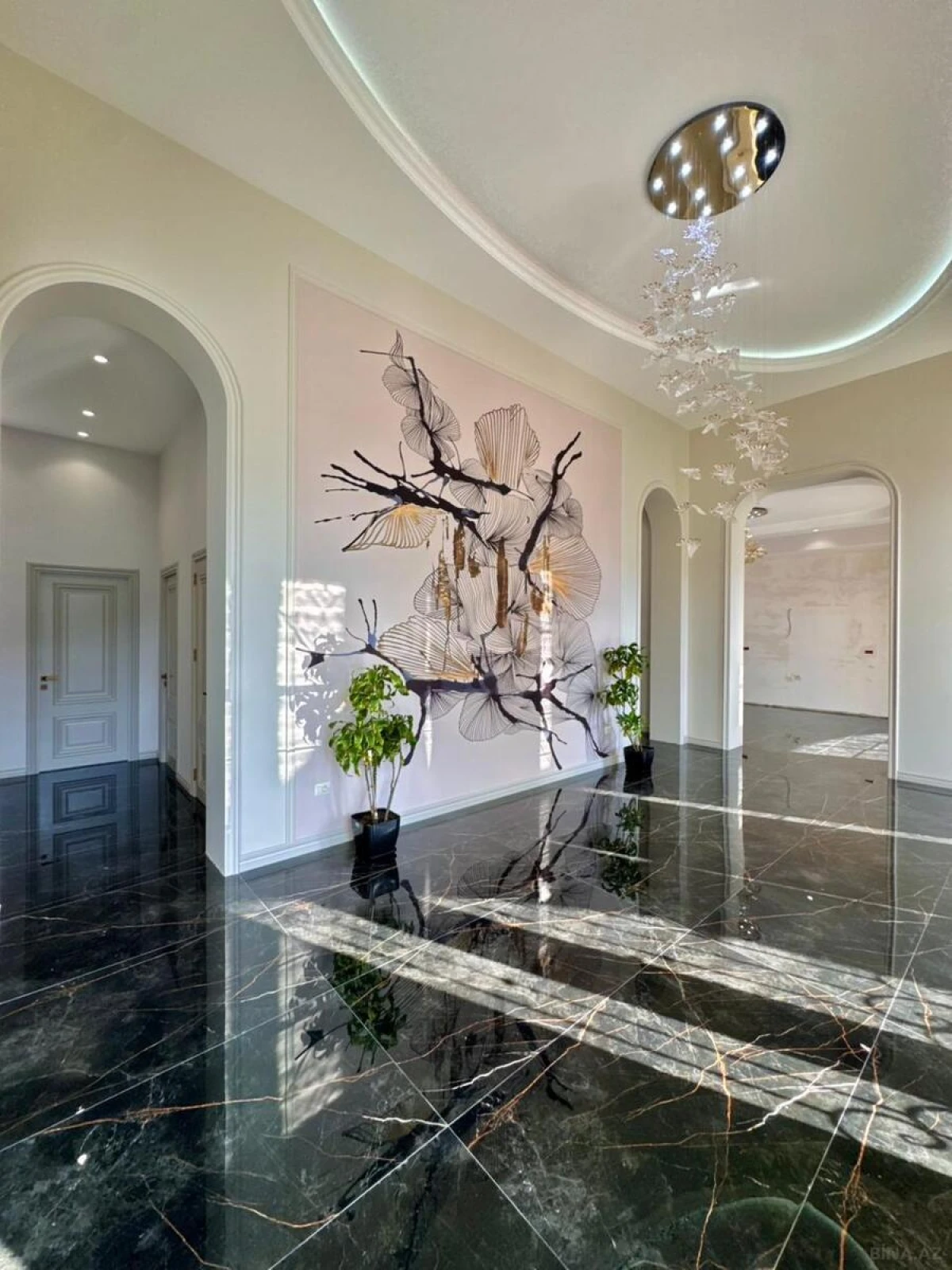 Satılır 5 otaqlı həyət evi 240 m²