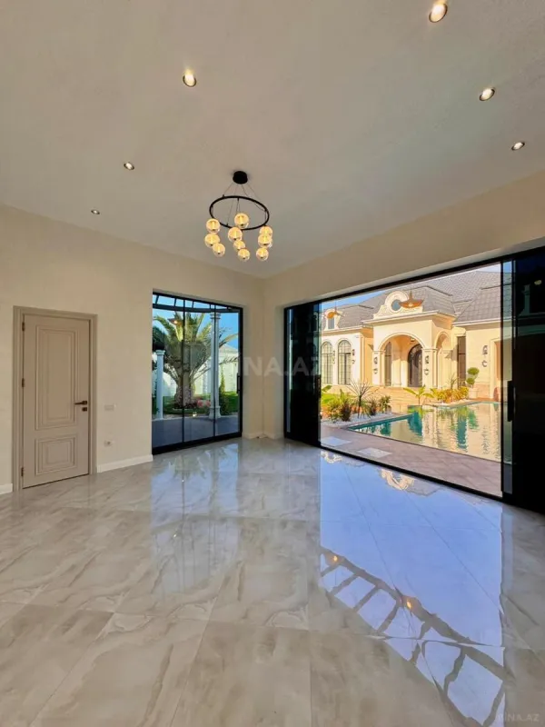 Satılır 5 otaqlı həyət evi 240 m²