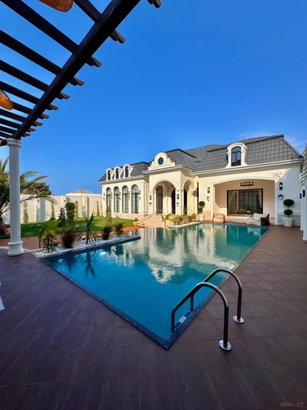 Satılır 5 otaqlı həyət evi 240 m²