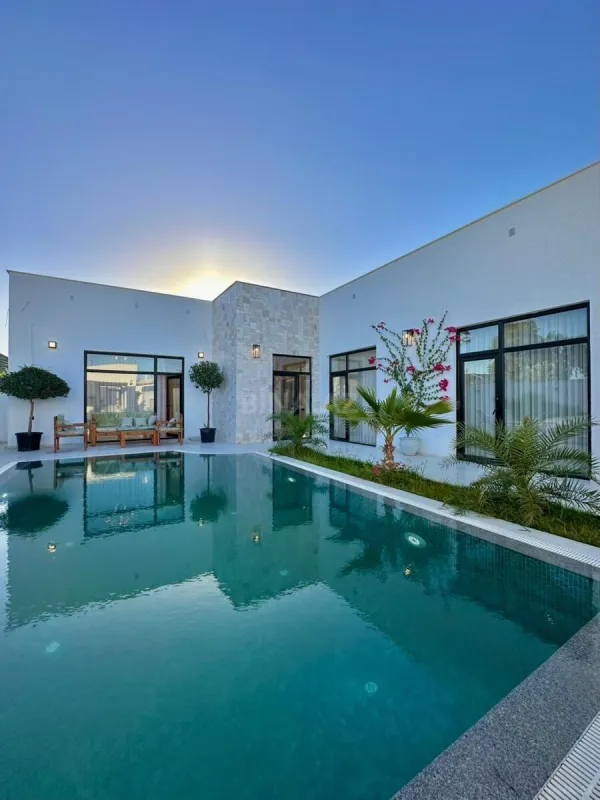 Satılır 4 otaqlı həyət evi 170 m²