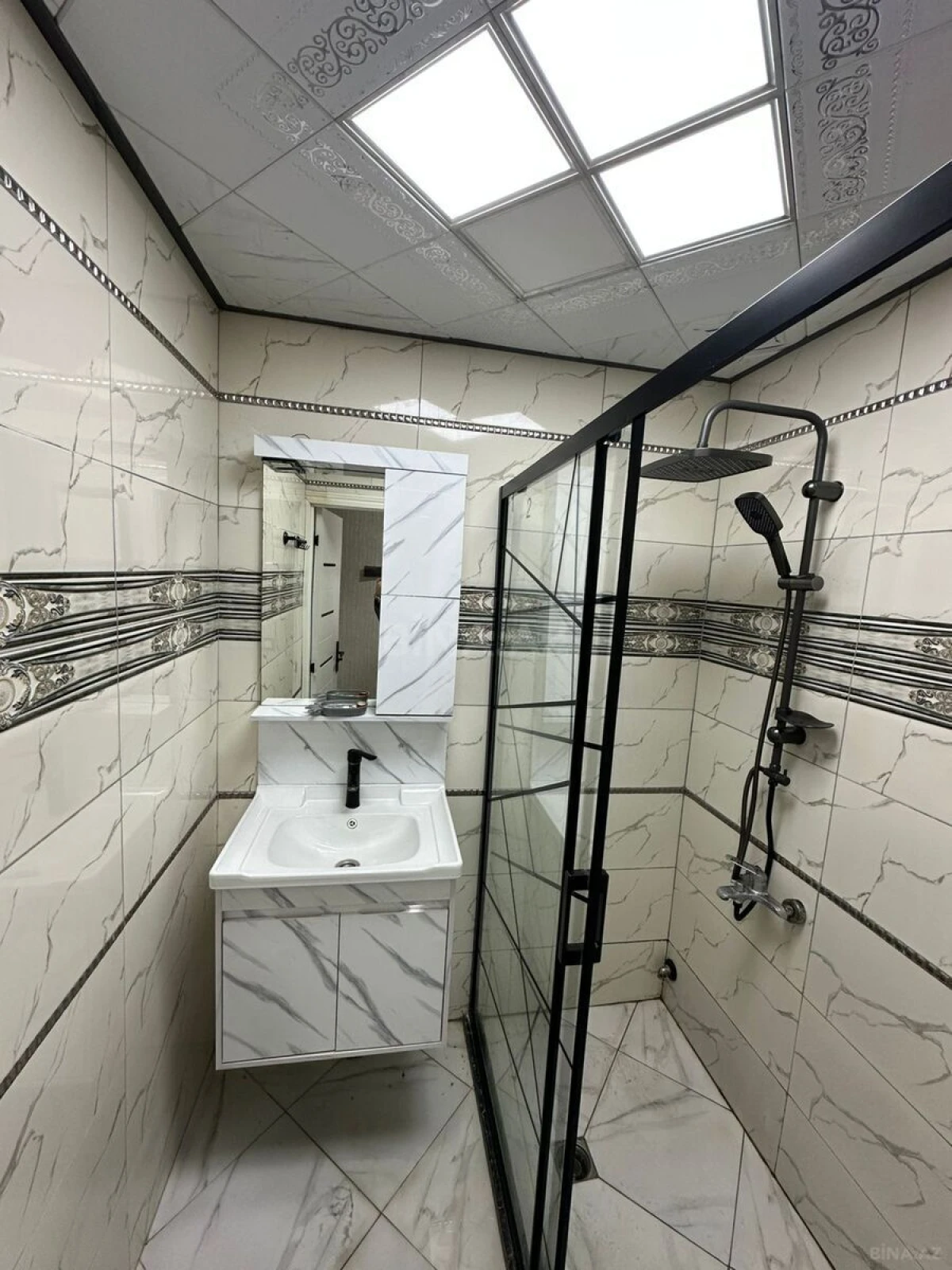 Satılır 2 otaqlı mənzil 65 m²