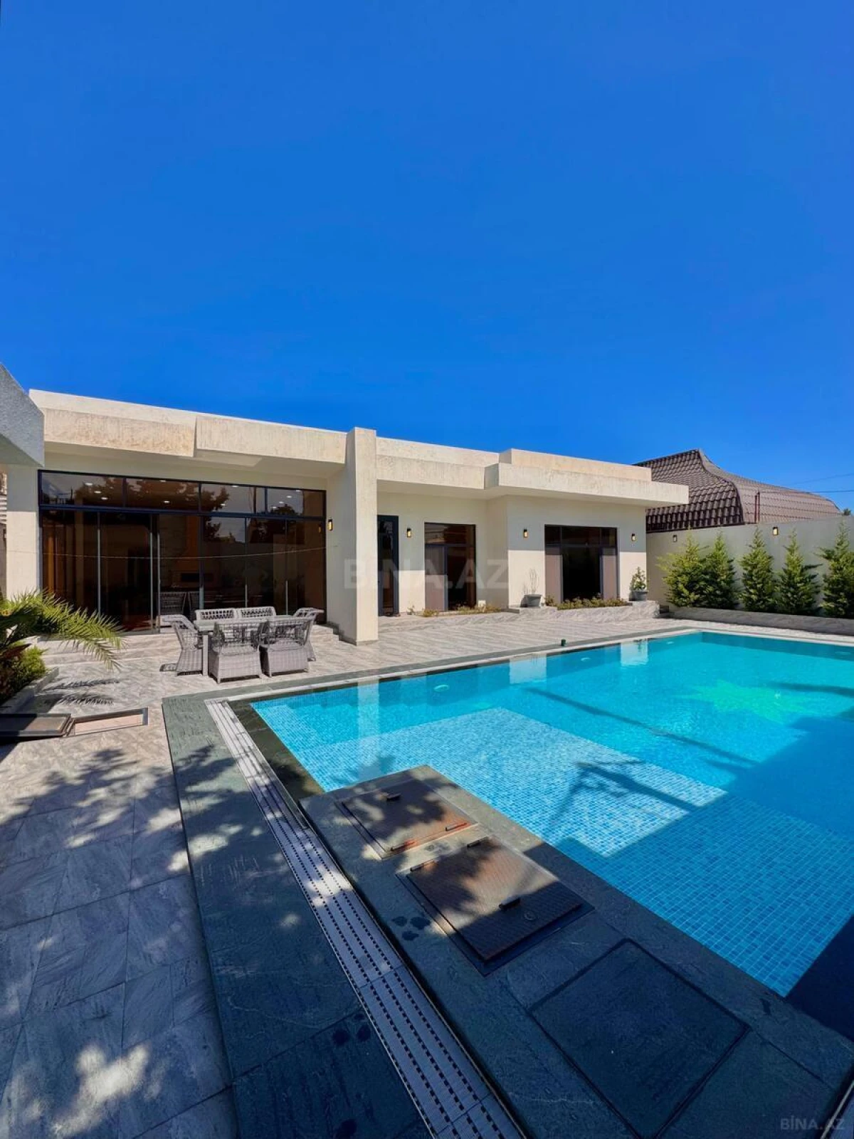 Satılır 4 otaqlı həyət evi 220 m²