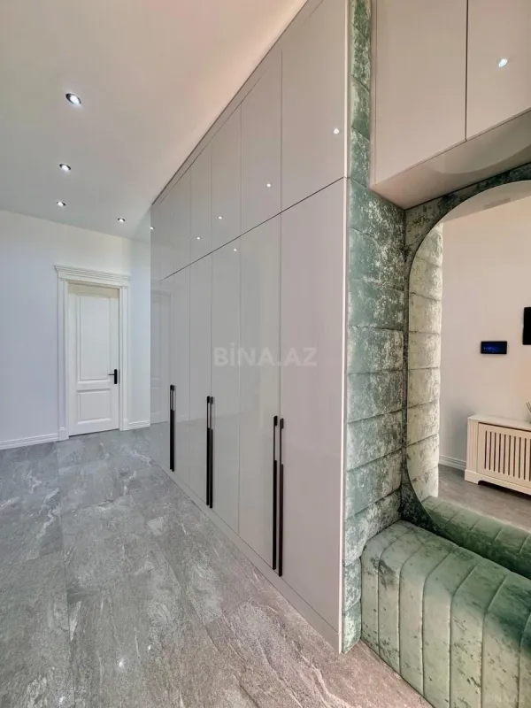 Satılır 4 otaqlı həyət evi 220 m²