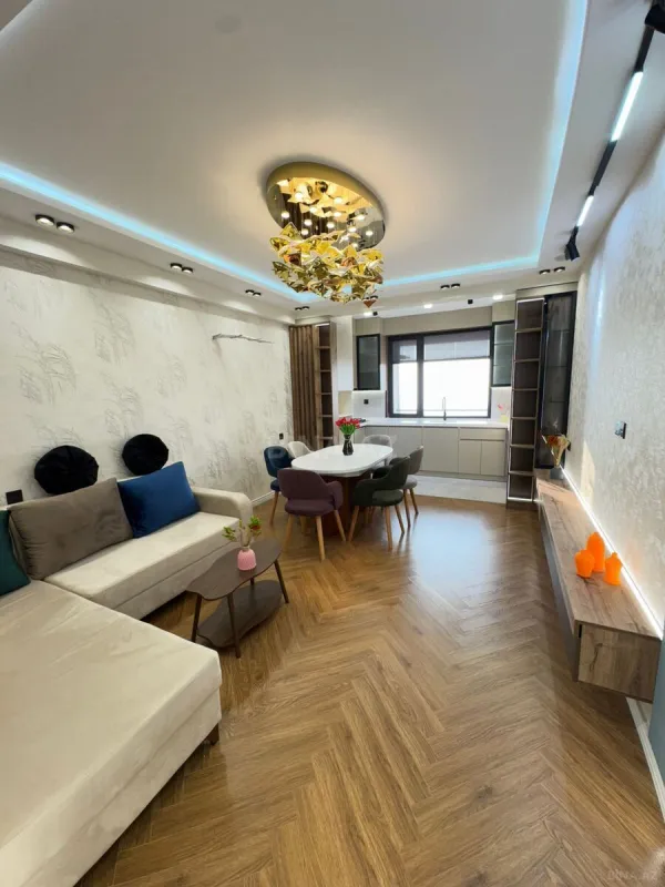 Satılır 3 otaqlı mənzil 110 m²