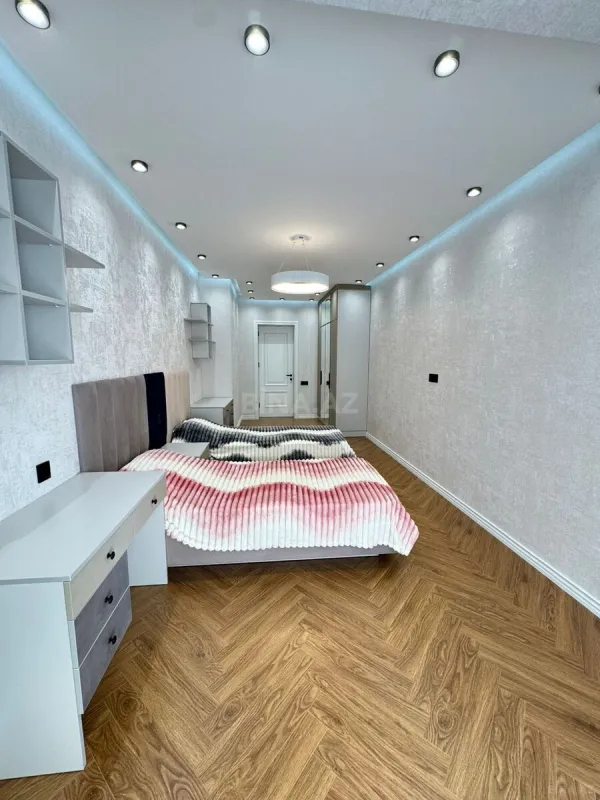 Satılır 3 otaqlı mənzil 110 m²