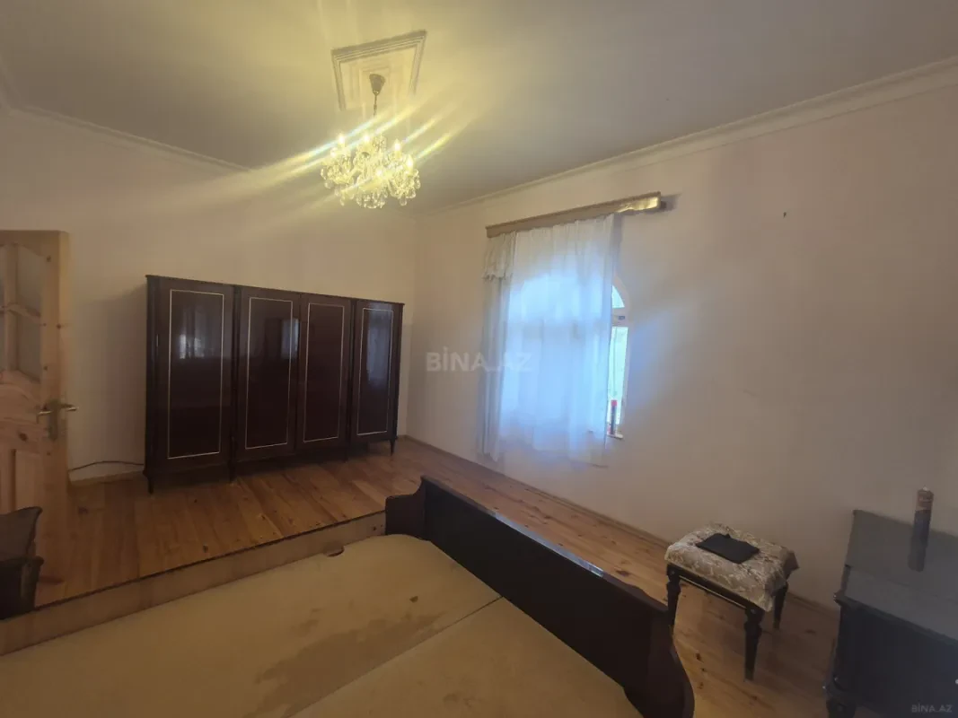 Satılır 5 otaqlı həyət evi 208 m²