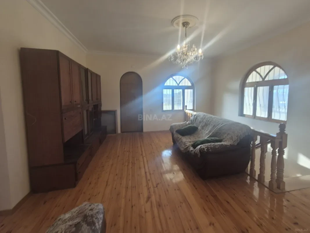 Satılır 5 otaqlı həyət evi 208 m²