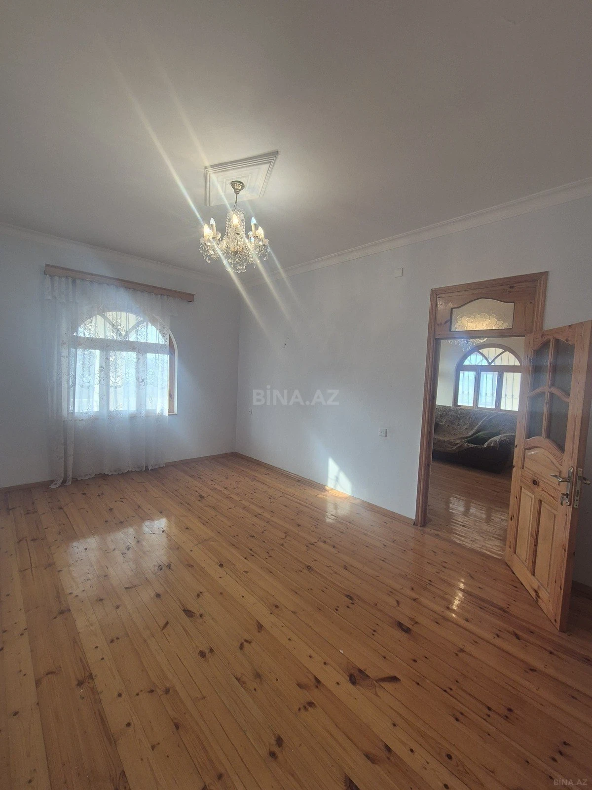 Satılır 5 otaqlı həyət evi 208 m²