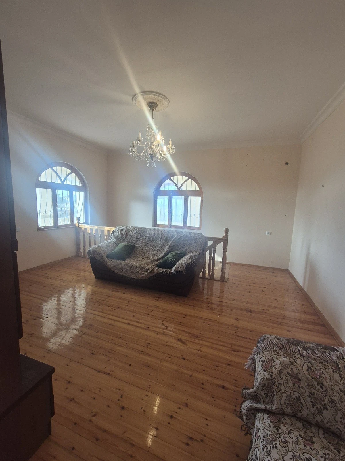 Satılır 5 otaqlı həyət evi 208 m²