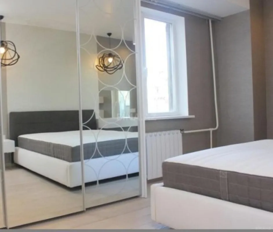 Kirayə verilir 3 otaqlı mənzil 140 m²