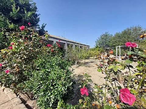 Satılır 4 otaqlı həyət evi 160 m²