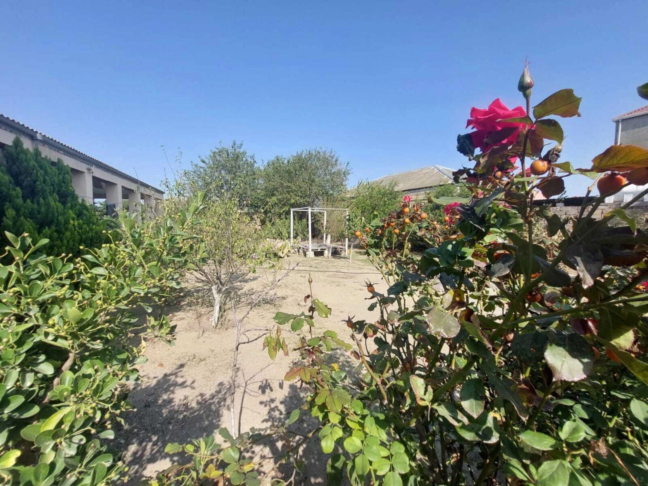 Satılır 4 otaqlı həyət evi 160 m²