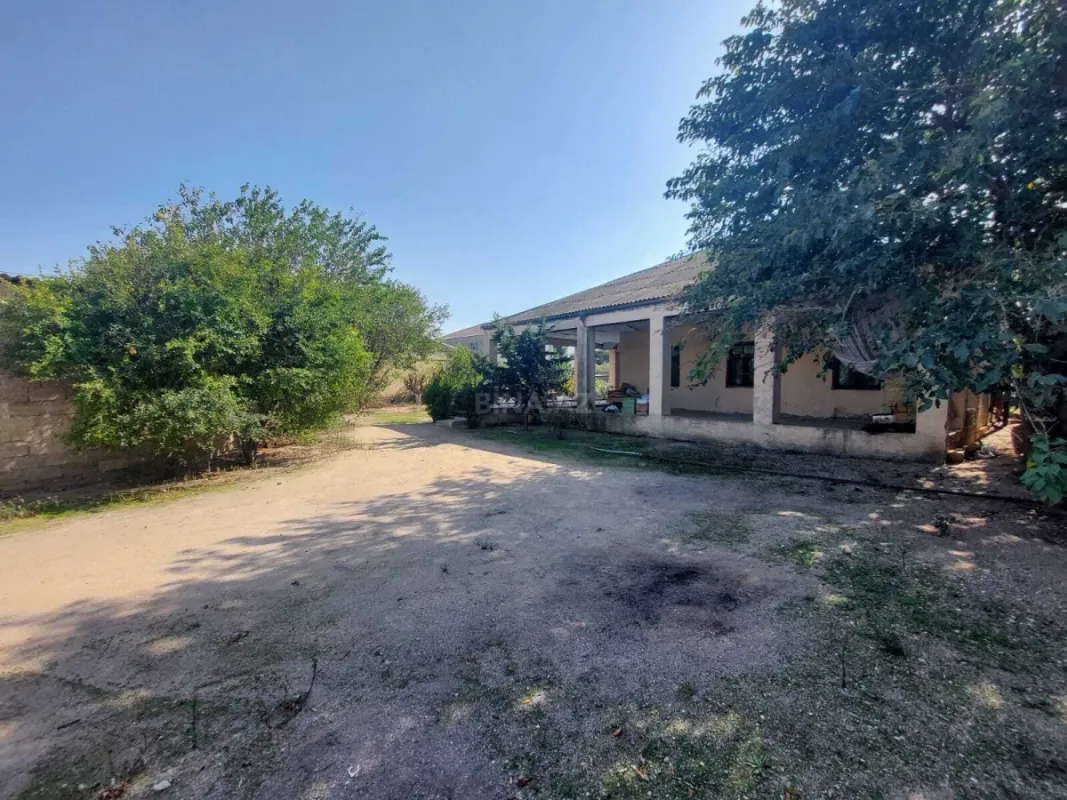 Satılır 4 otaqlı həyət evi 160 m²