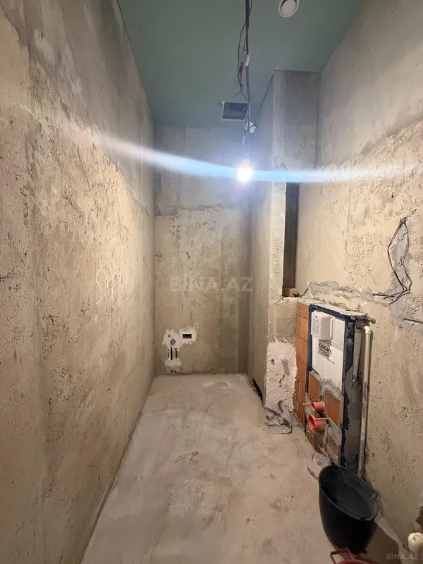 Satılır 4 otaqlı mənzil 174 m²