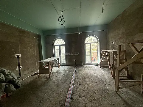 Satılır 4 otaqlı mənzil 174 m²