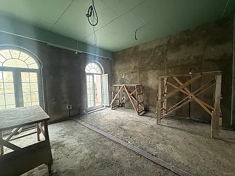 Satılır 4 otaqlı mənzil 174 m²