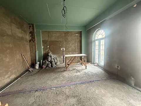 Satılır 4 otaqlı mənzil 174 m²