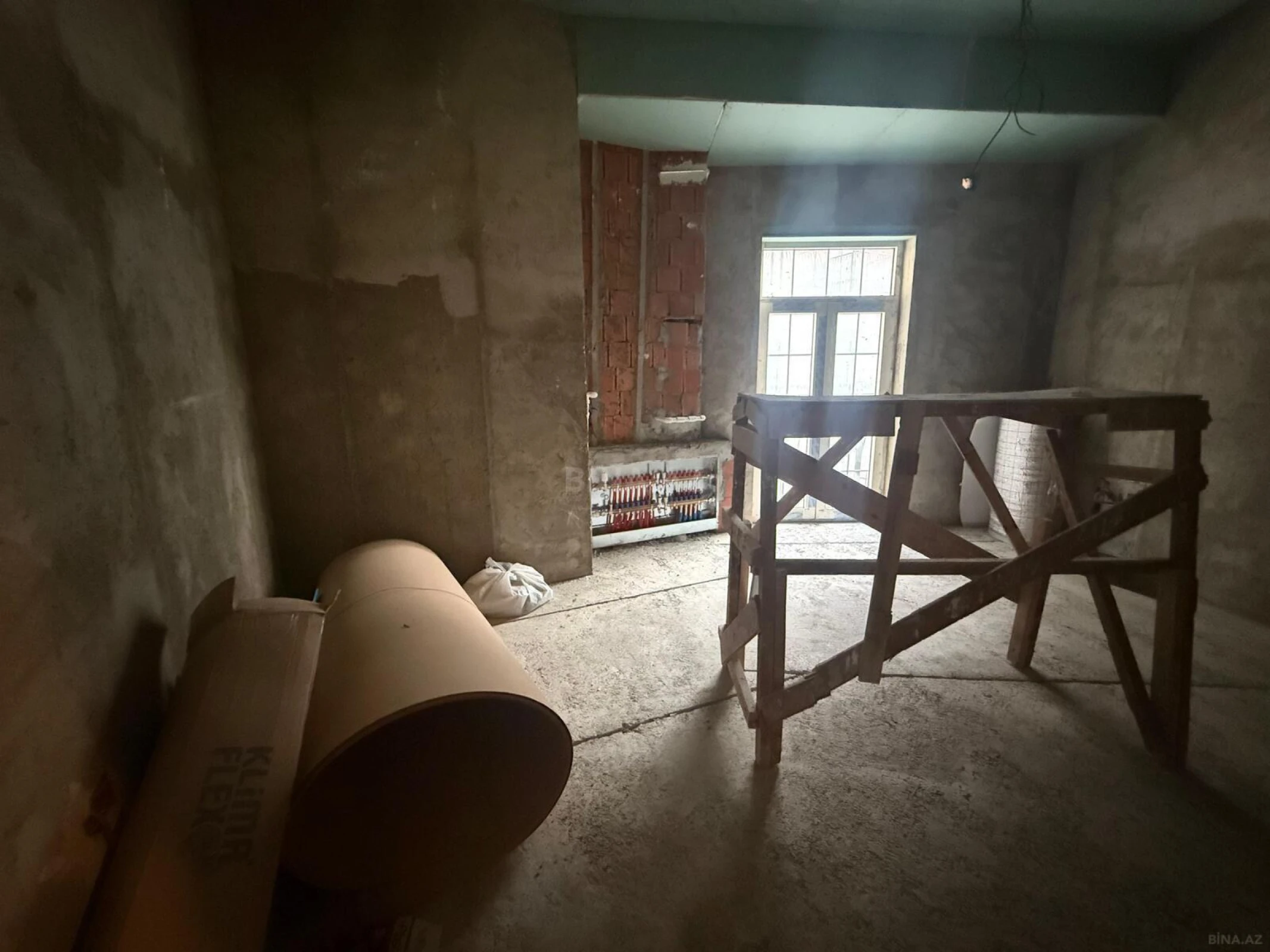 Satılır 4 otaqlı mənzil 174 m²