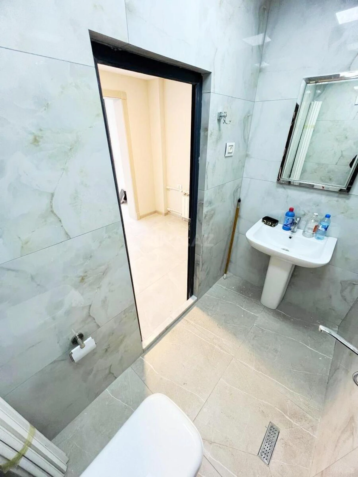 Kirayə verilir obyekt 102 m²