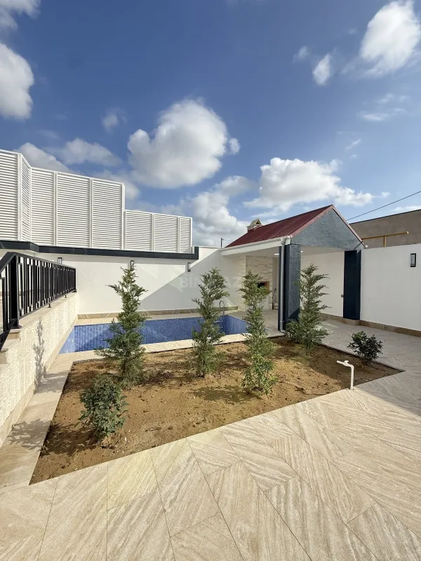 Satılır 5 otaqlı həyət evi 170 m²
