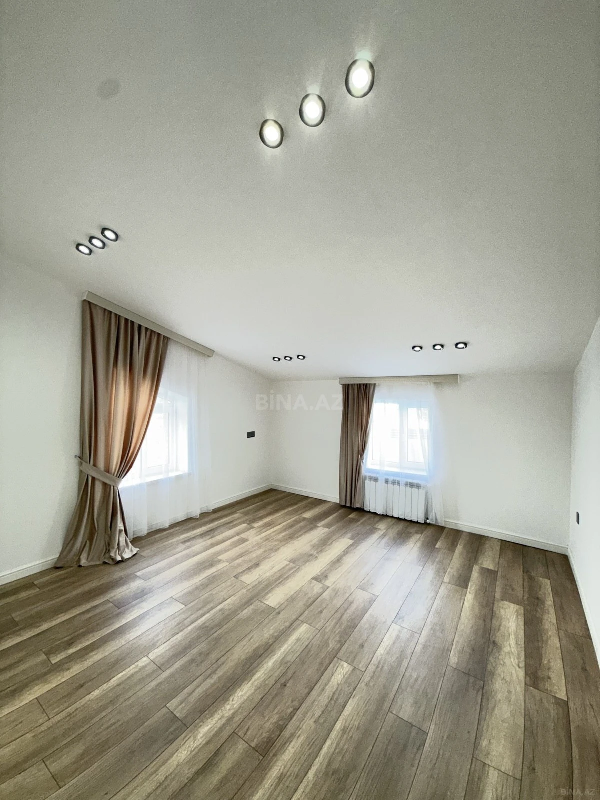 Satılır 5 otaqlı həyət evi 170 m²