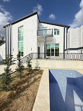 Satılır 5 otaqlı həyət evi 170 m²