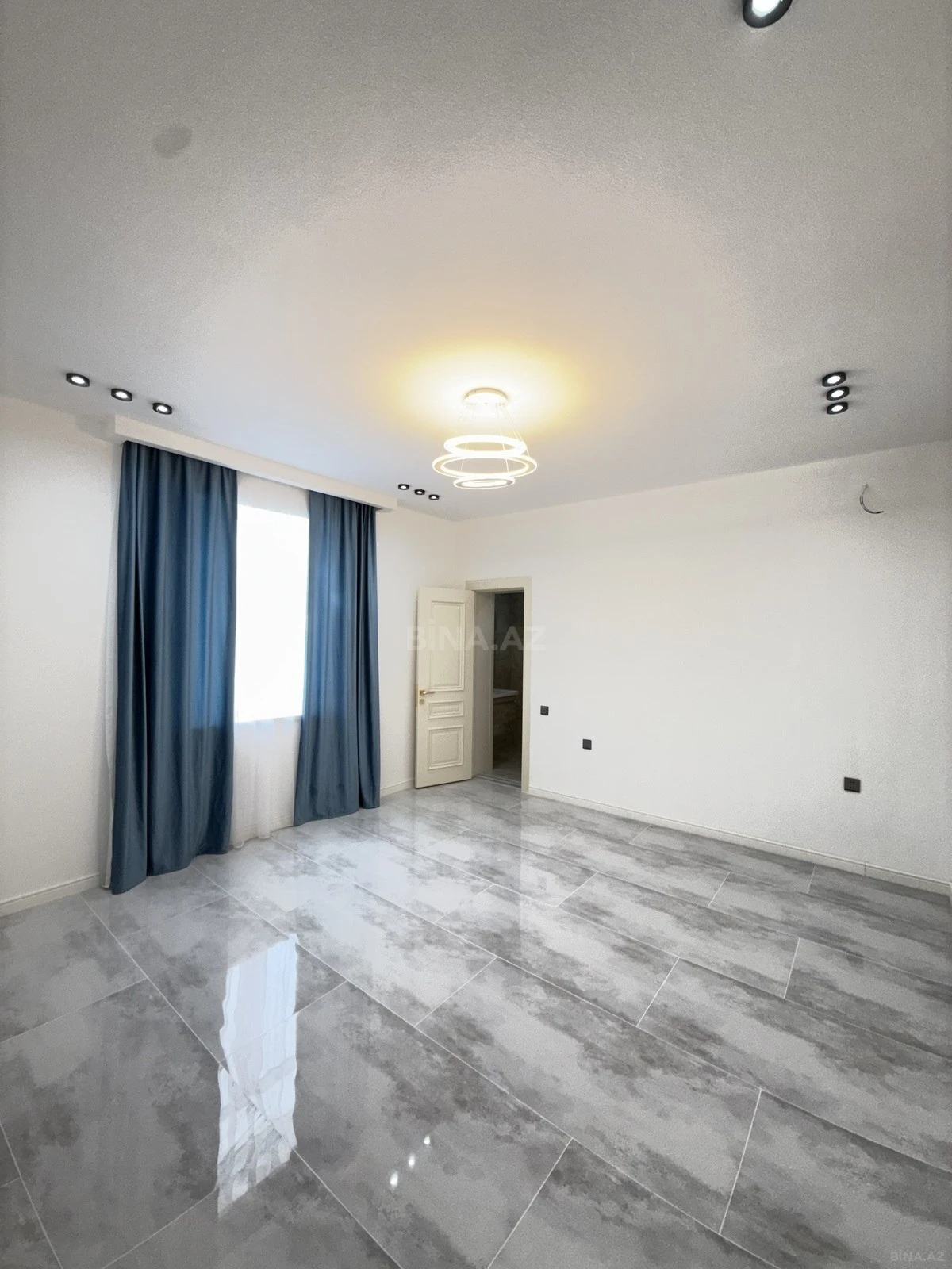Satılır 5 otaqlı həyət evi 170 m²