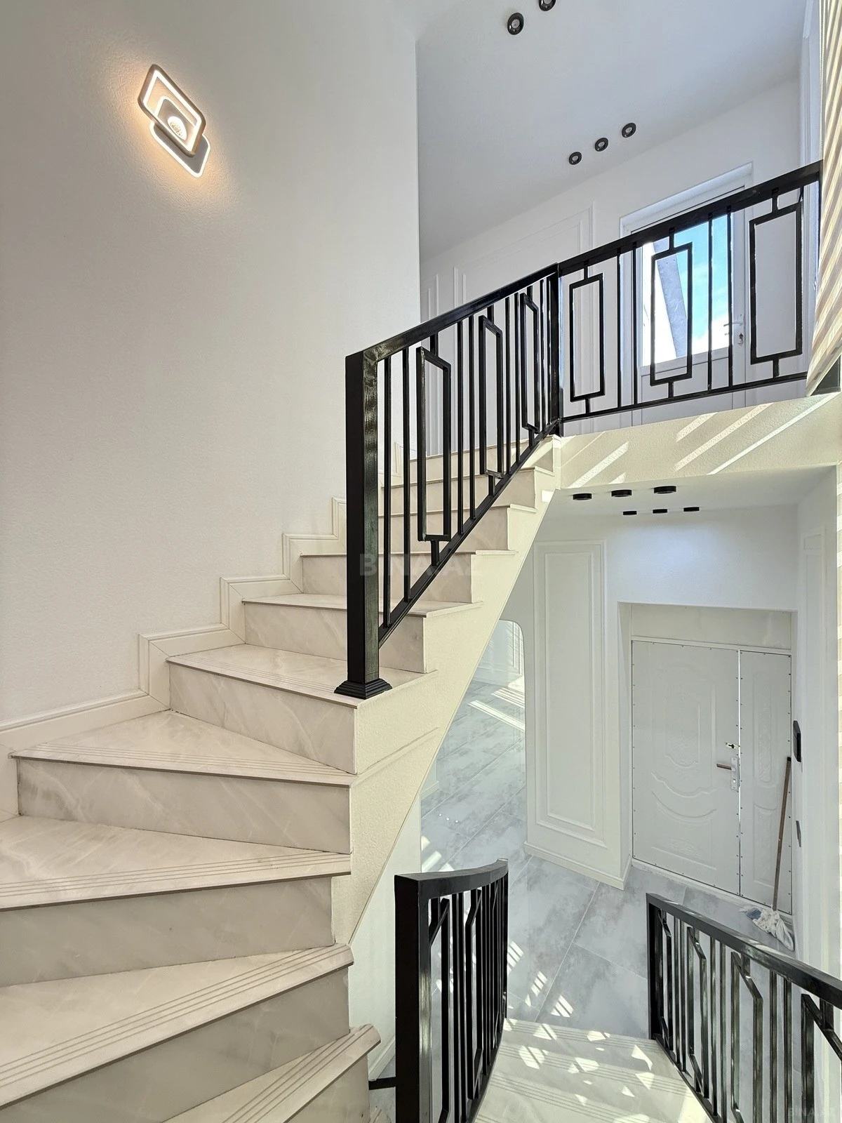 Satılır 5 otaqlı həyət evi 170 m²