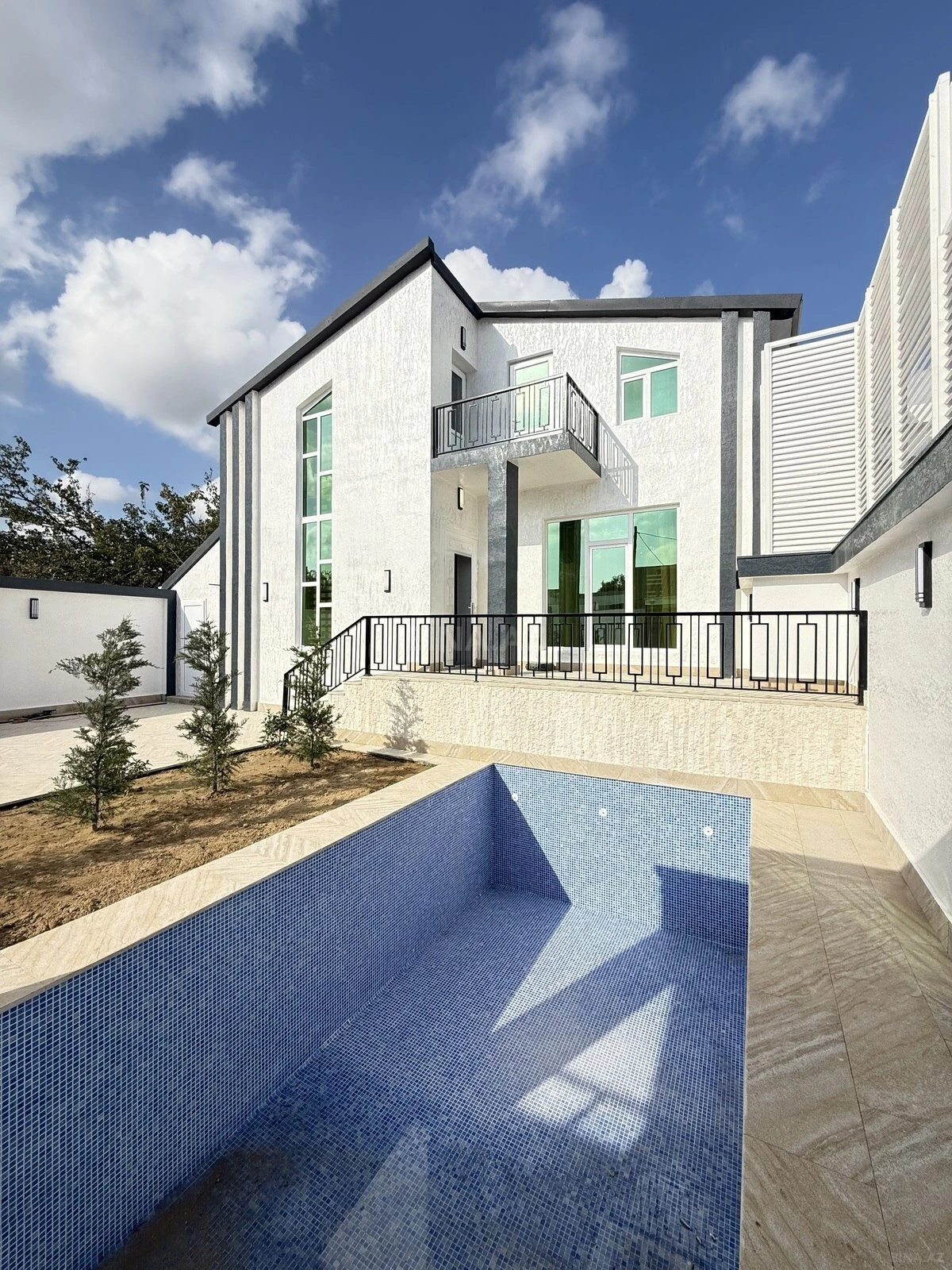 Satılır 5 otaqlı həyət evi 170 m²