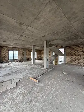Satılır 8 otaqlı həyət evi 345 m²