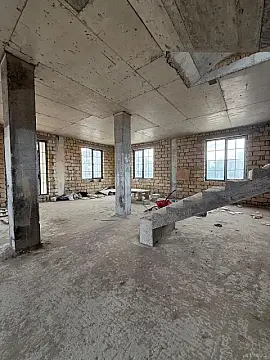 Satılır 8 otaqlı həyət evi 345 m²