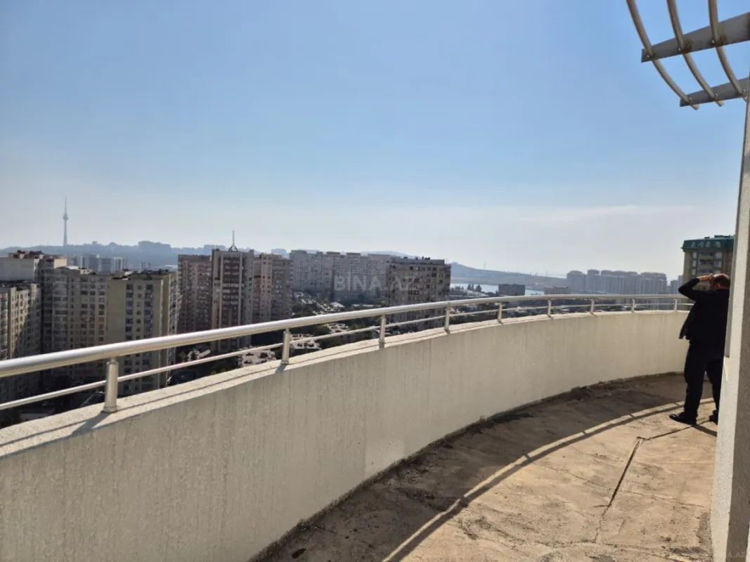 Satılır 4 otaqlı mənzil 200 m²