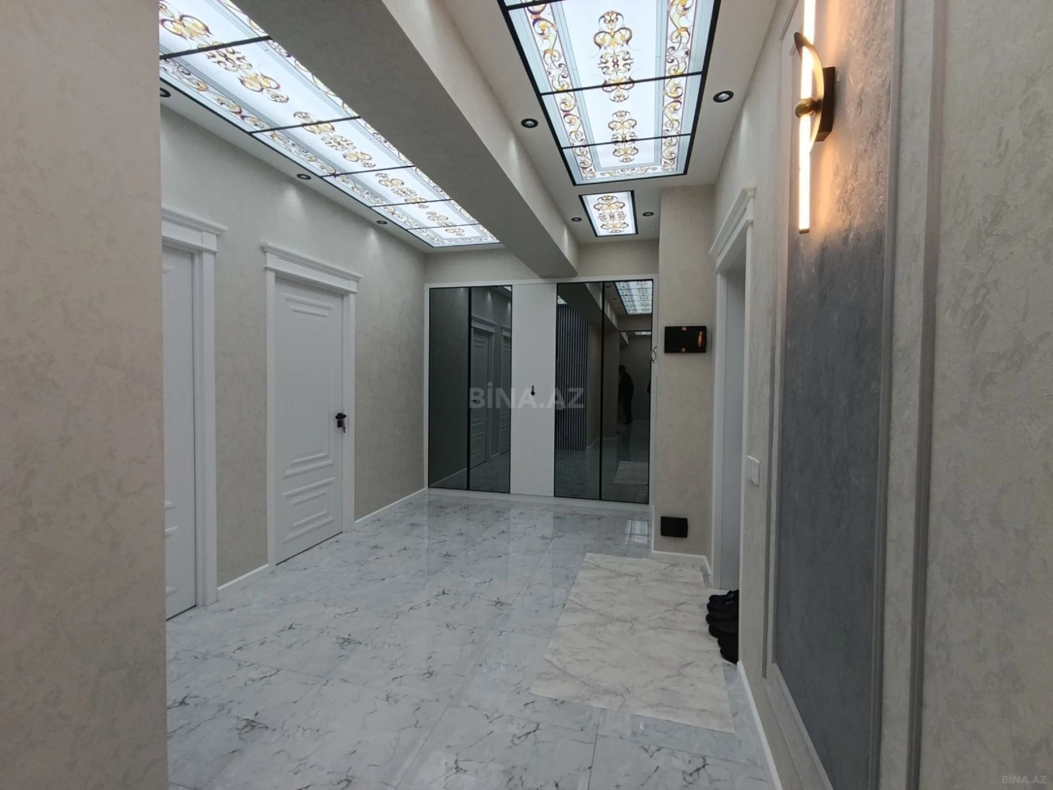 Satılır 4 otaqlı mənzil 153 m²