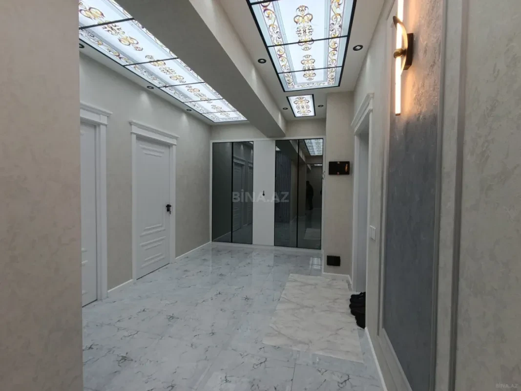 Satılır 4 otaqlı mənzil 153 m²