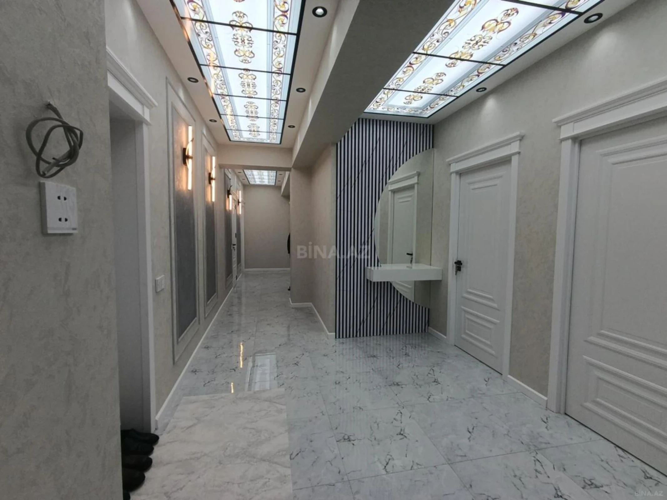 Satılır 4 otaqlı mənzil 153 m²