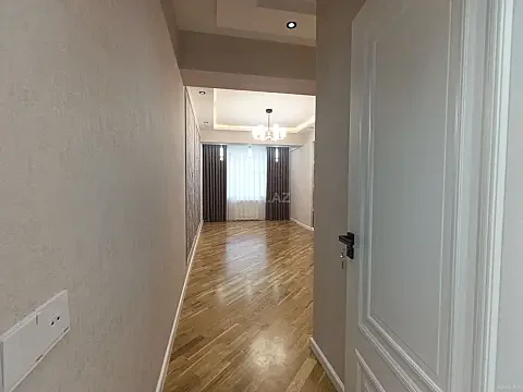 Satılır 4 otaqlı mənzil 153 m²