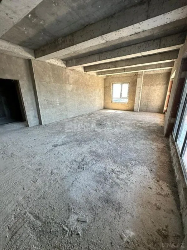 Satılır 4 otaqlı mənzil 220 m²
