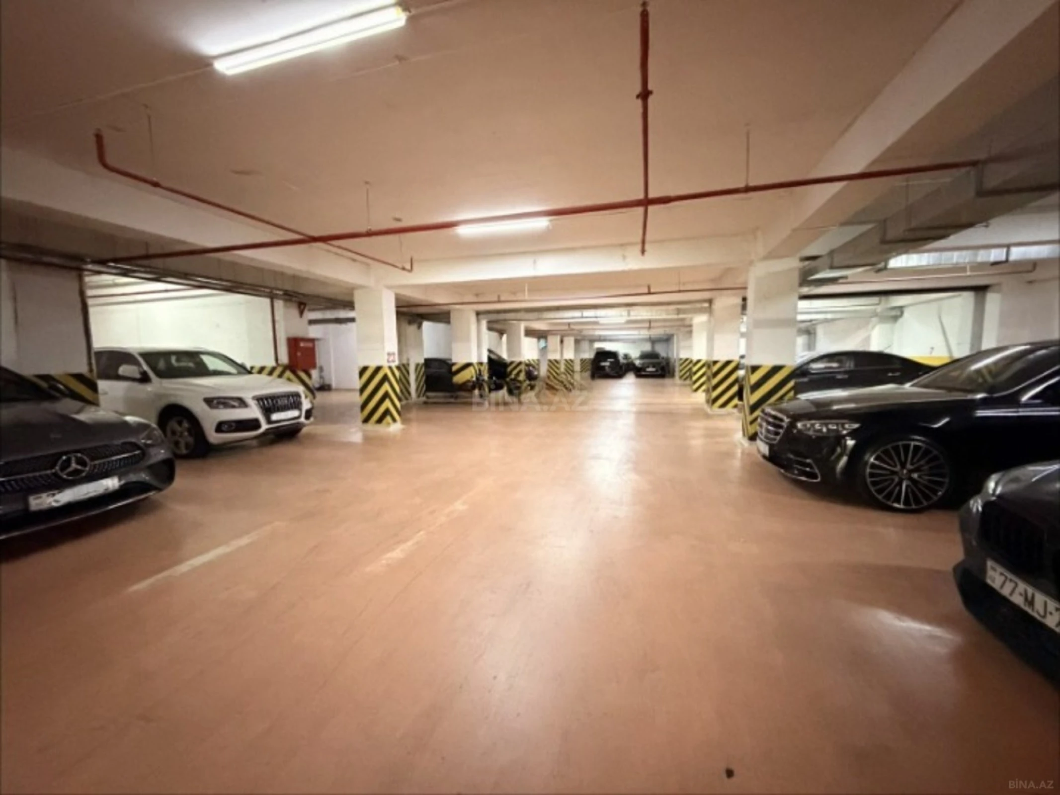 Satılır 3 otaqlı mənzil 140 m²