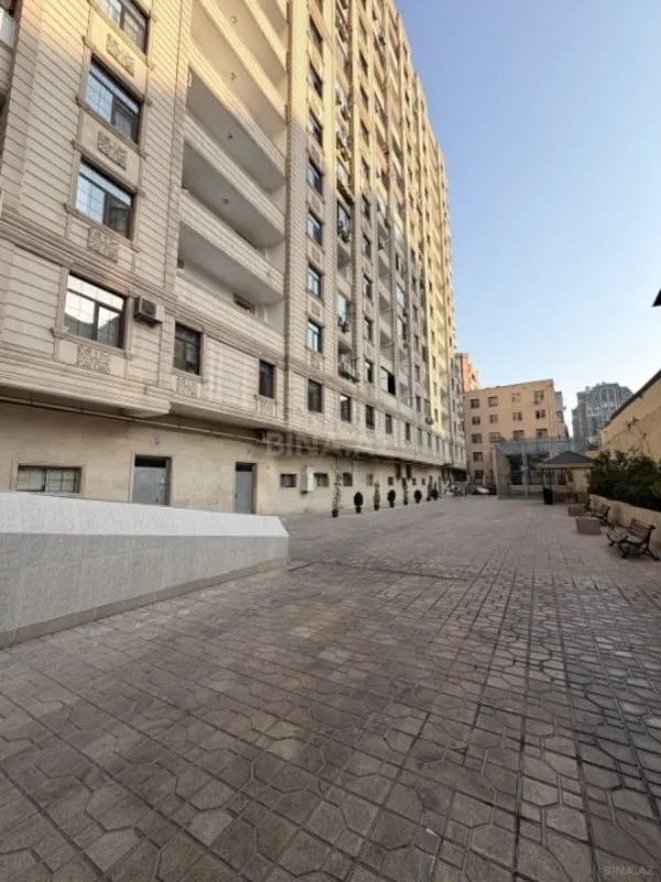 Satılır 3 otaqlı mənzil 140 m²