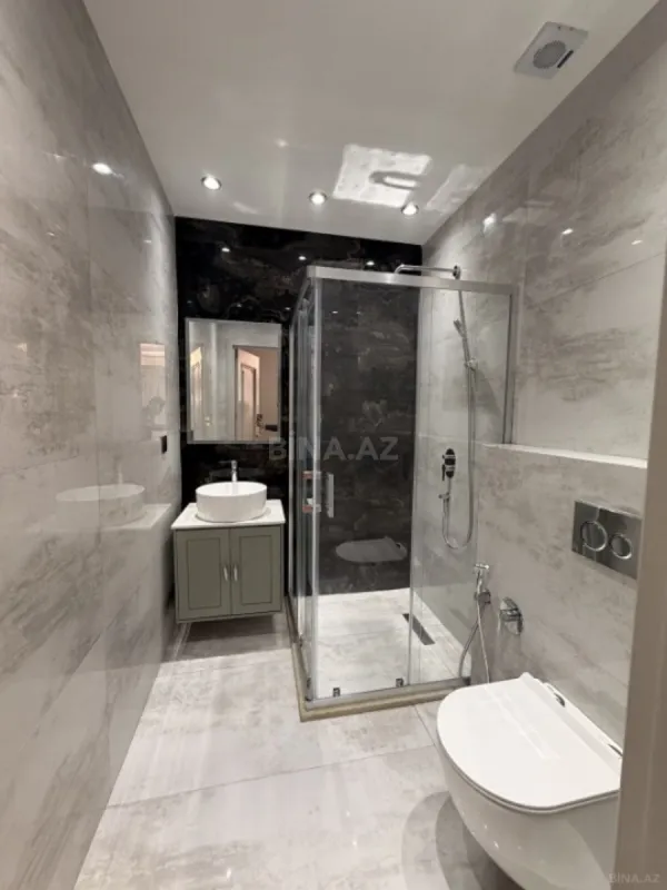 Satılır 3 otaqlı mənzil 140 m²