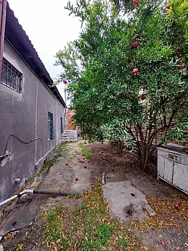 Satılır 5 otaqlı həyət evi 120 m²