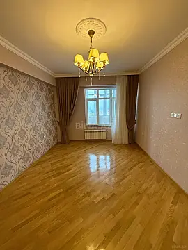 Satılır 3 otaqlı mənzil 137 m²