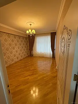 Satılır 3 otaqlı mənzil 137 m²
