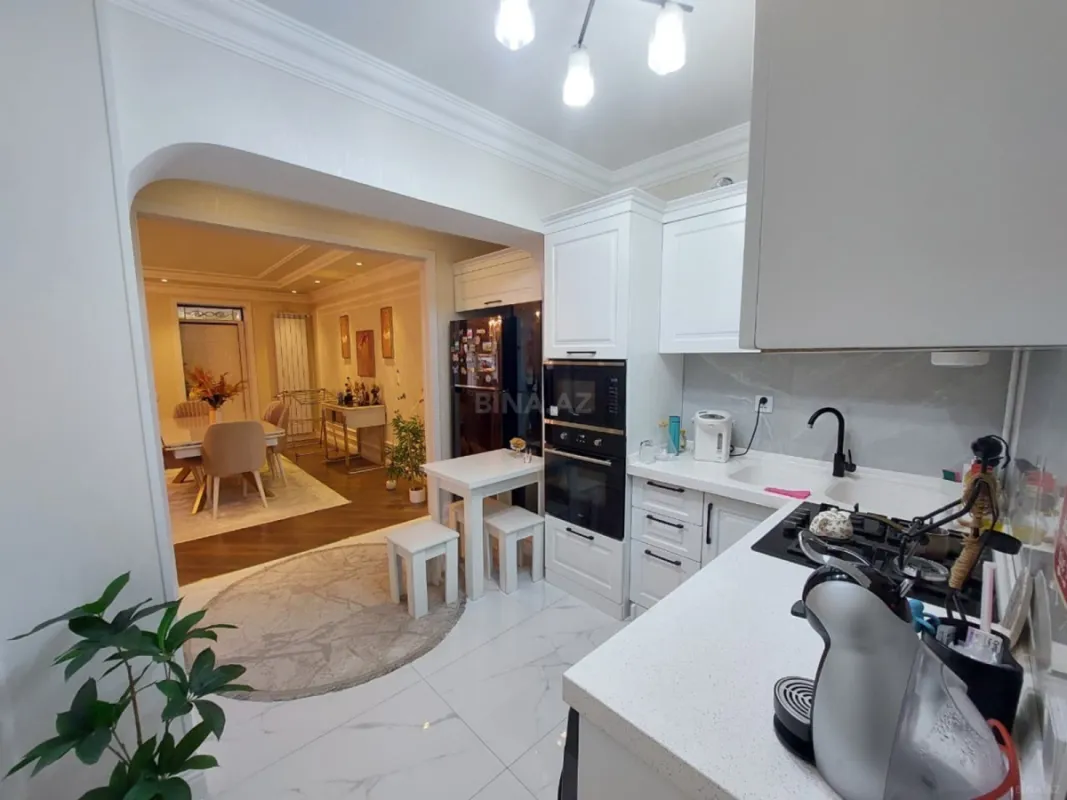 Satılır 3 otaqlı mənzil 110 m²