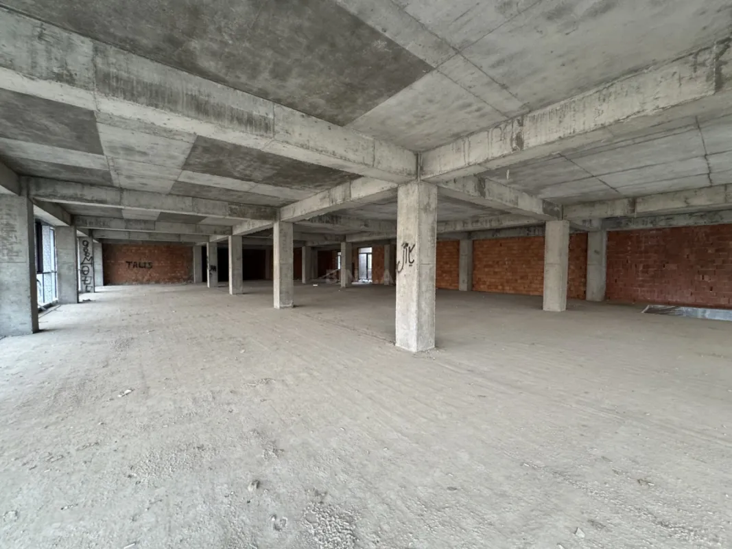 Kirayə verilir obyekt 1020 m²