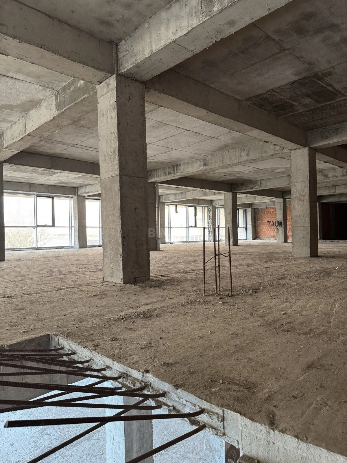 Kirayə verilir obyekt 1020 m²